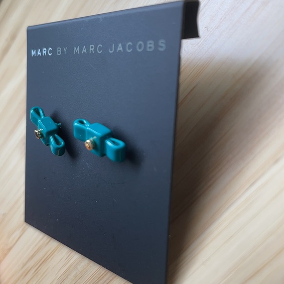 Marc by Marc Jacobs aqua bow stud earrings - Picture 4 of 4